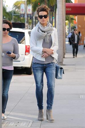 Kate Beckinsale Shopping in Los Angeles February 27, 2013  