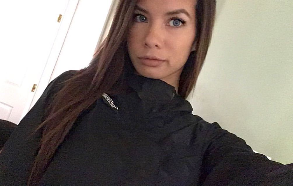 Phoebe Malisz Oum Selfie Pictures Phoebe Malisz Oum taking a selfie