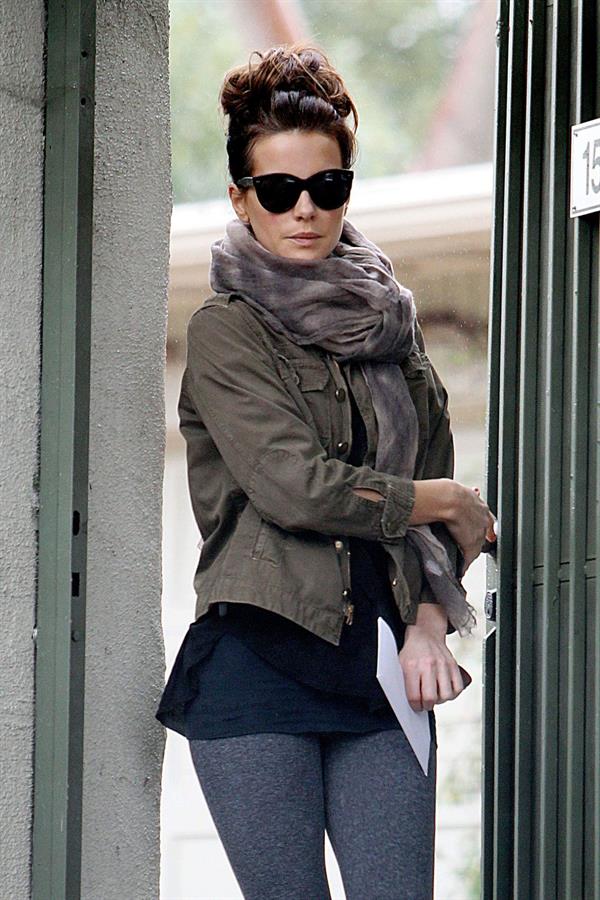 Kate Beckinsale Leaves a house in Los Angeles November 30, 2012 