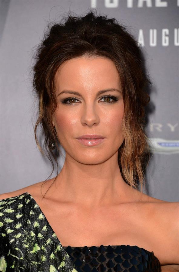 Kate Beckinsale Premiere of Columbia Pictures' 'Total Recall' at Grauman's Chinese Theatre in Hollywood August 1-20 
