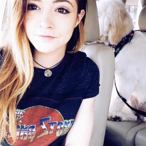 Chrissy Costanza taking a selfie