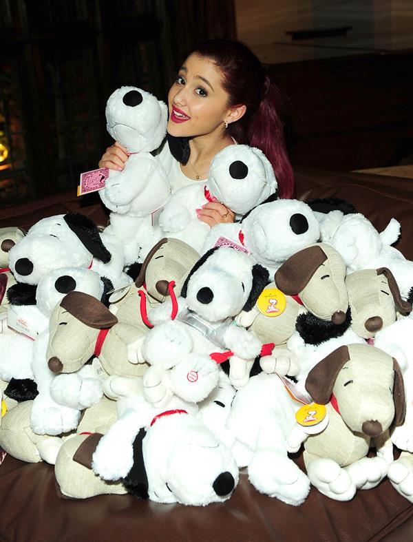 Ariana Grande Valentine Twitter party in Los Angeles 08-02-2012 