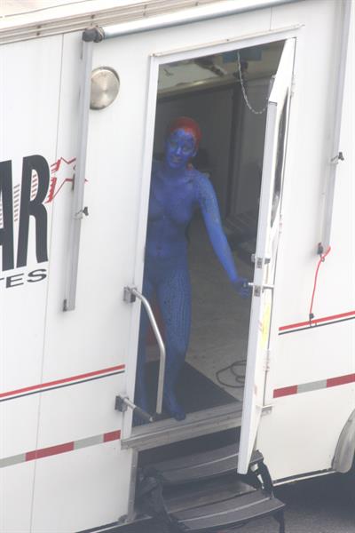 Jennifer Lawrence s On the Set of X-Men: Days of Future Past - Montreal, Canada (May 31, 2013) 