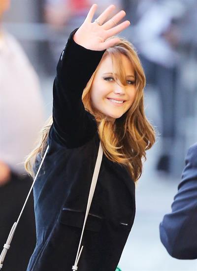 Jennifer Lawrence Arriving at the Jimmy Kimmel Live (January 31, 2013) 
