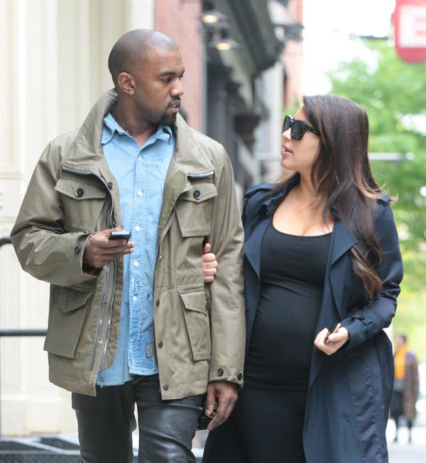 Kim Kardashian Takes an early morning stroll with Kanye West in SoHo (May 6, 2013) 
