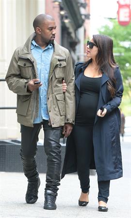 Kim Kardashian Takes an early morning stroll with Kanye West in SoHo (May 6, 2013) 