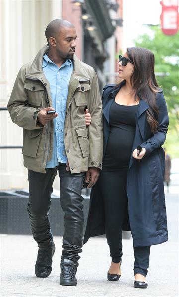 Kim Kardashian Takes an early morning stroll with Kanye West in SoHo (May 6, 2013) 