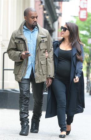 Kim Kardashian Takes an early morning stroll with Kanye West in SoHo (May 6, 2013) 