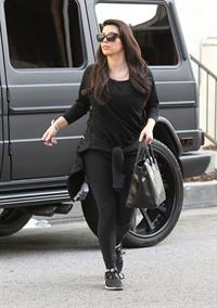 Kim Kardashian - Heads to the gym in LA (29.01.2013)