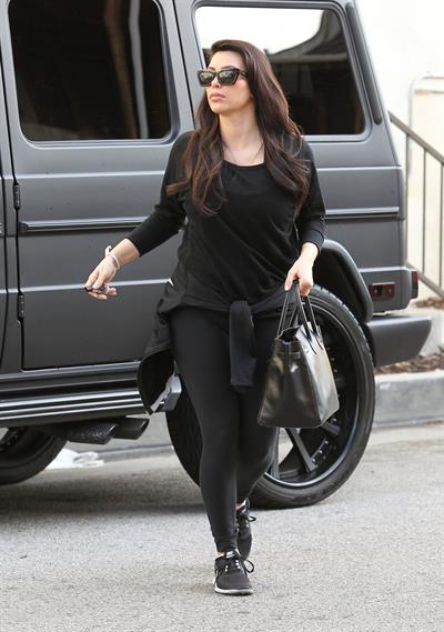 Kim Kardashian - Heads to the gym in LA (29.01.2013)