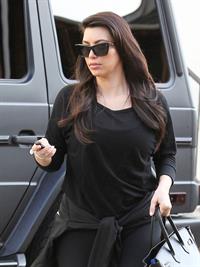 Kim Kardashian - Heads to the gym in LA (29.01.2013)