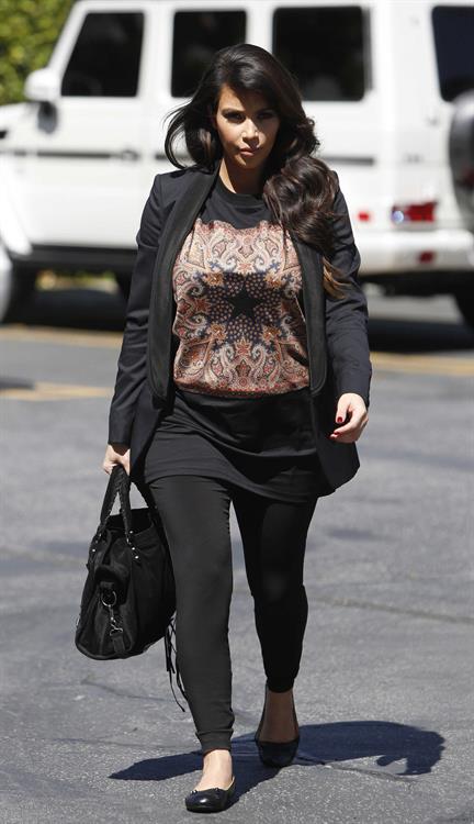 Kim Kardashian - Out in Los Angeles (29.03.2013) 