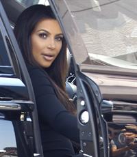Kim Kardashian - Spotted inside a Rolls Royce in Los Angeles (31.05.2013) 