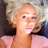 Krystal Dawson taking a selfie