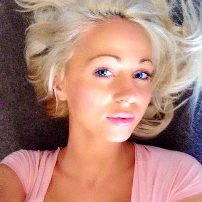 Krystal Dawson taking a selfie