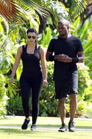 Kim Kardashian and Kanye West Walk in Beverly Hills 11 August 2012 