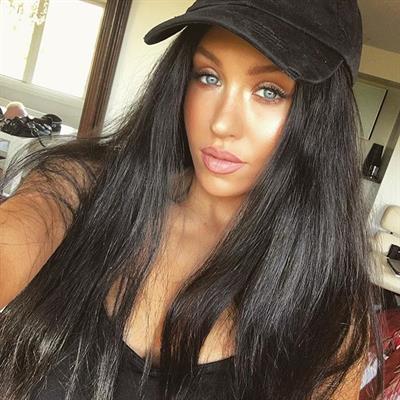 Imogen Anthony taking a selfie