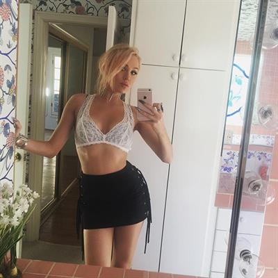 Imogen Anthony taking a selfie