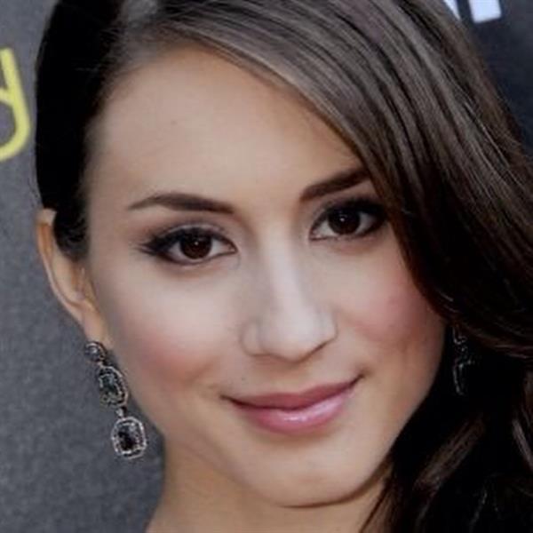 Troian Bellisario