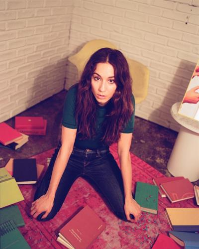 Troian Bellisario