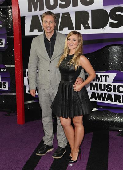 Kristen Bell at the 2013 CMT Music Awards in Nashville - June 5, 2013 