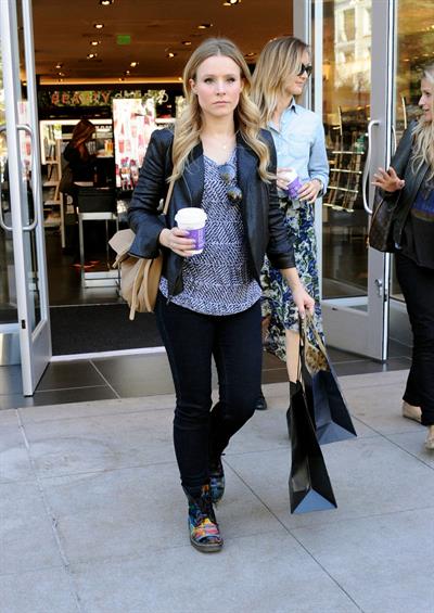 Kristen Bell out shopping at The Americana at Brand in Glendale 10/30/12