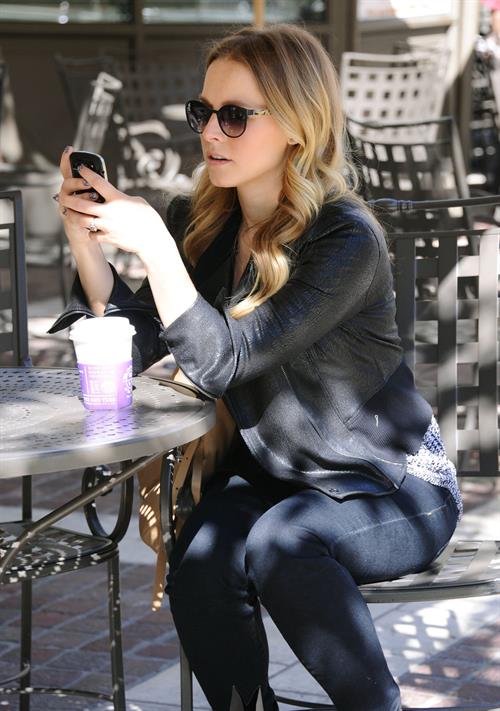 Kristen Bell out shopping at The Americana at Brand in Glendale 10/30/12