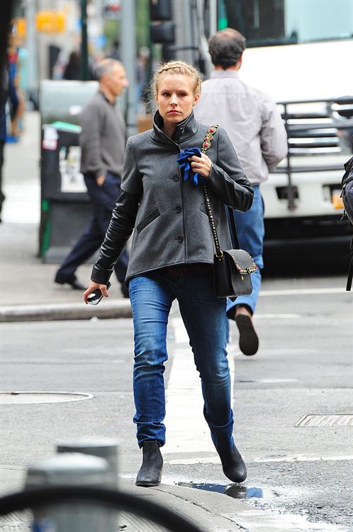 Kristen Bell in Manhattan - October 10, 2012 