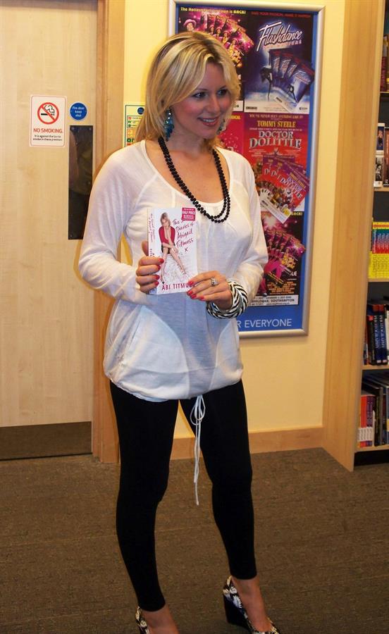 Abi Titmuss at a book signing in Southampton August 2, 2008