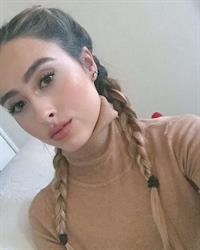 Anna Sophe taking a selfie