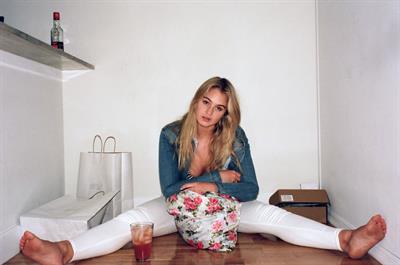 Iskra Lawrence:  Atisha Paulson for C Heads