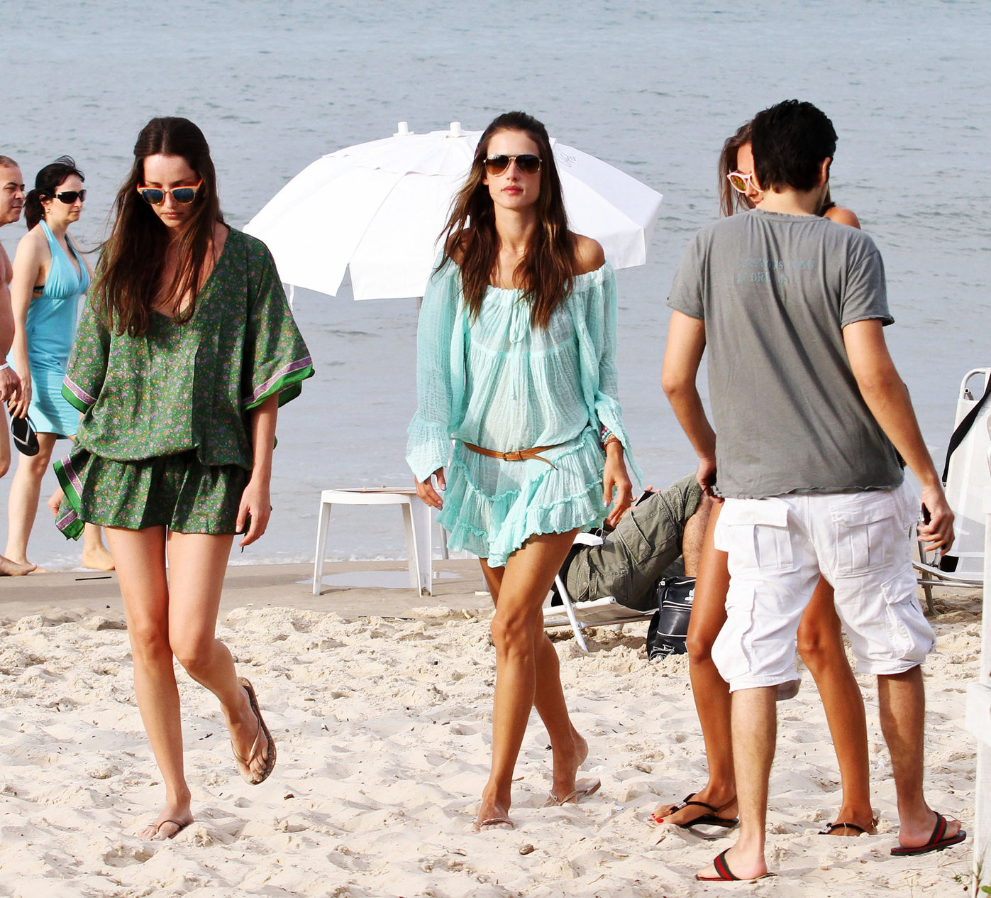 Alessandra Ambrosio - beach candids in LA 1/3/12  