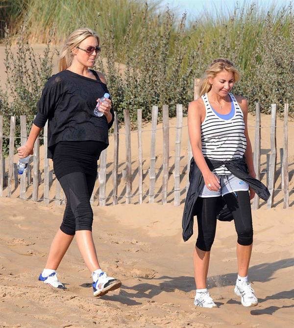 Alex Curran - Personal training session on a beach on September 19, 2011