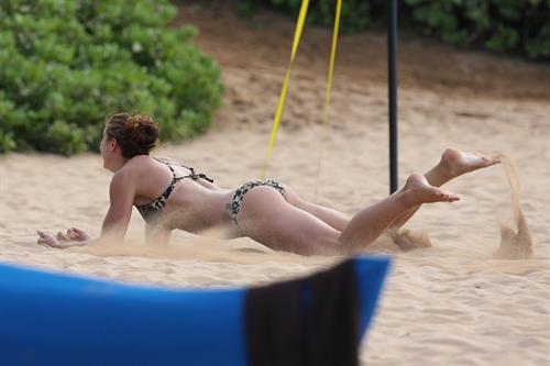 Alex Morgan bikini candids in Hawaii 12/19/12 