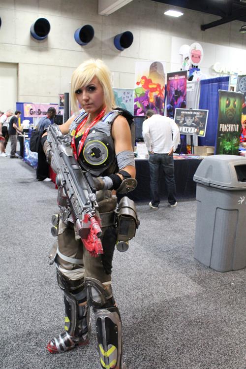 Jessica Nigri as Anya Stroud 