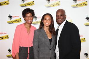 Alicia Keys attends the Stick Fly on Broadway's cast and Creative photocall 20.10.11 