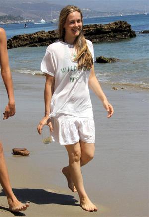 Alicia Silverstone walking on the beach in Malibu 
