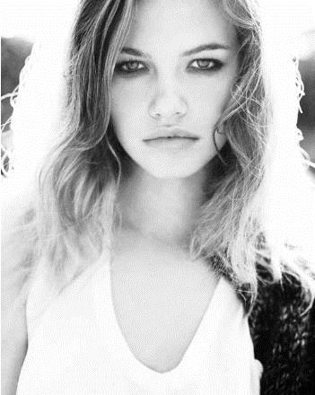 Hailey Clauson Sports Illustrated 2015 in body paint