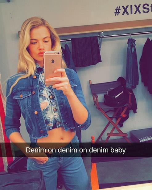 Hailey Clauson taking a selfie