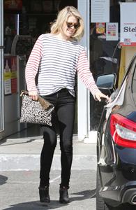 Ali Larter at the dog groomers in Los Angeles 10/22/13  