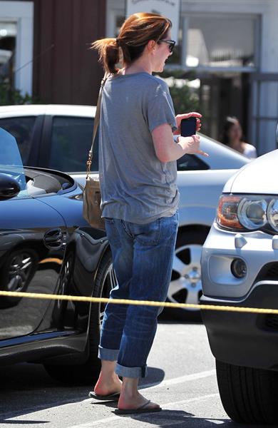 Alyson Hannigan candids leaving the Brentwood Country Mart on April 28, 2011 