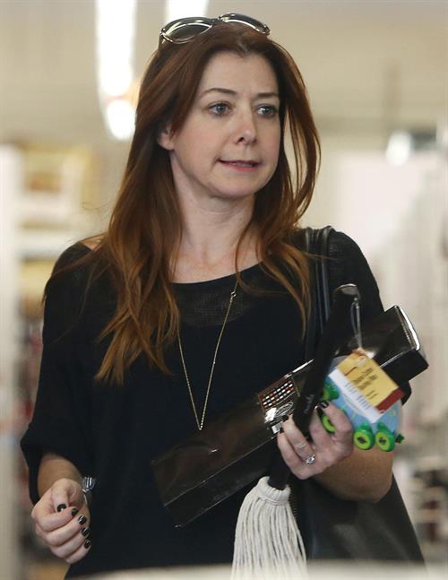 Alyson Hannigan Goes shopping in Santa Monica (November 7, 2013) 