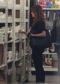 Alyson Hannigan Goes shopping in Santa Monica (November 7, 2013) 