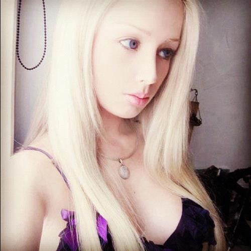 Valeria Lukyanova taking a selfie
