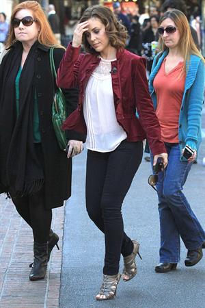 Alyssa Milano Extra at the Grove in Los Angeles November 30, 2010