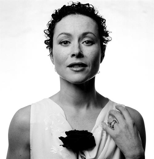 Amanda Mealing Photoshoots  