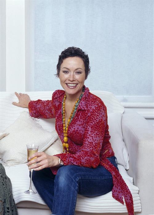 Amanda Mealing Photoshoots  