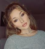 Hunter McGrady taking a selfie