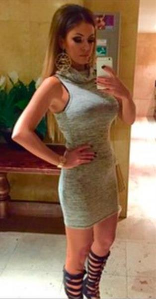 Danielle Coppell taking a selfie