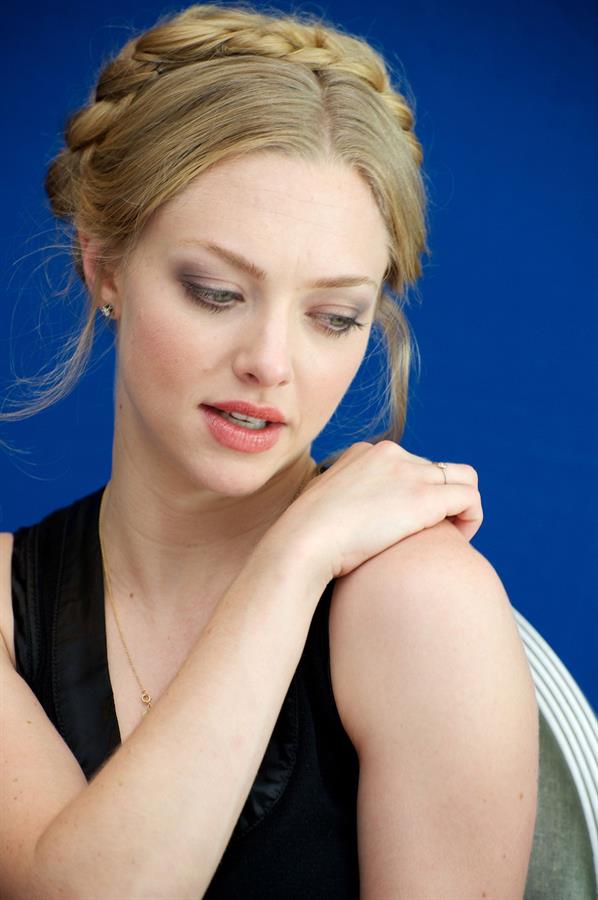 Amanda Seyfried portrait In Time press conference in Beverly Hills on October 15, 2011